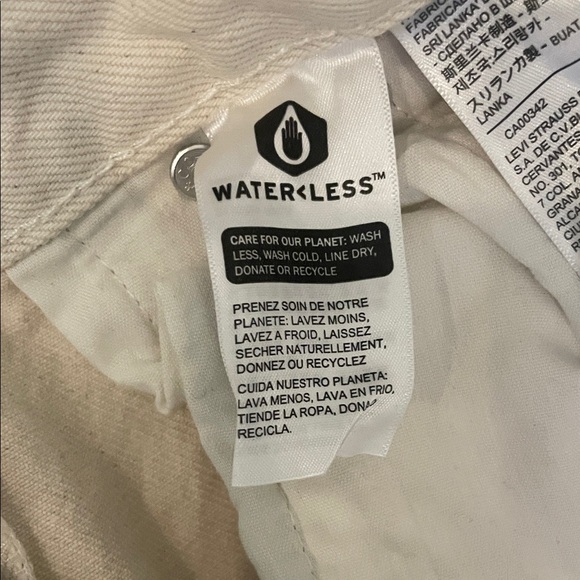 Levi’s Women’s Low Pro Straight  Cream Jeans - Picture 8 of 10